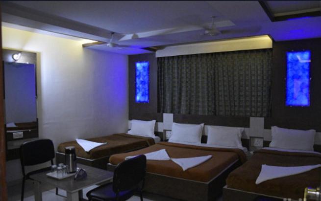 אחמדאבאד Midtown Hotel מראה חיצוני תמונה